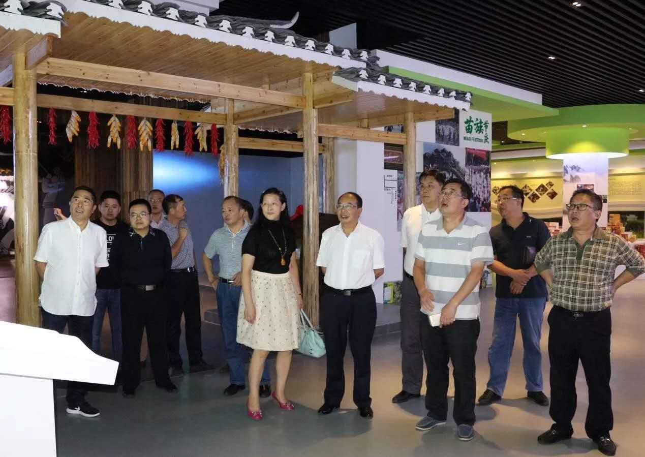 湖南省懷化市人大常委會(huì)副主任蔣丙生到黔東南銀田農(nóng)產(chǎn)品物流園調(diào)...