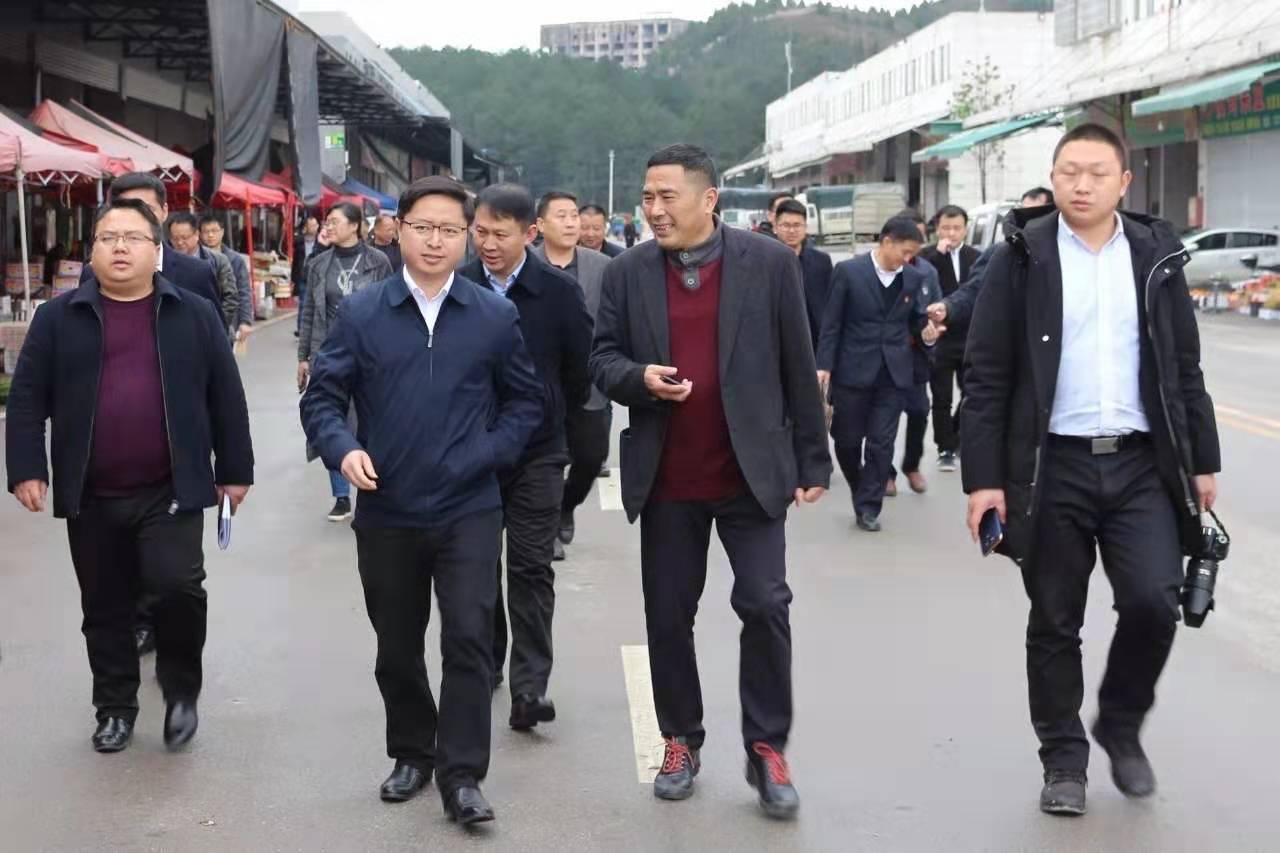 黔東南州委常委、市委書記馬磊率隊到黔東南銀田農(nóng)產(chǎn)品物流園考察...