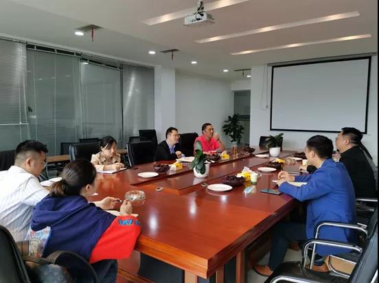 貴州現(xiàn)代物流產(chǎn)業(yè)投資有限公司董事、副總經(jīng)理凌盛到黔東南銀田物...